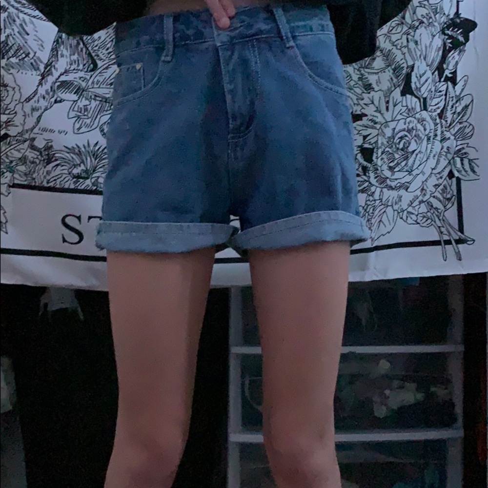 blue shorts, high waisted